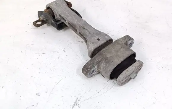 KIA Sportage Engine mount bracket 219572S000