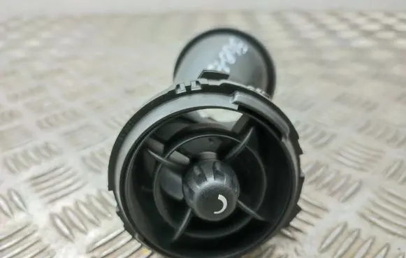 Mini One - Cooper Clubman R55 Dash center air vent grill