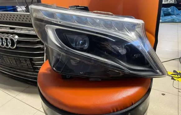 Mercedes-Benz V Class W447 Headlight/headlamp A4479064700 1EX01128442