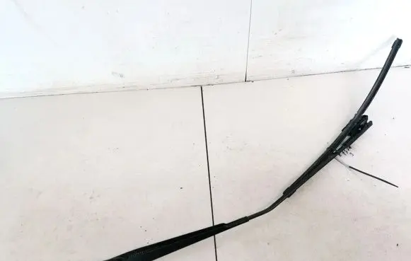 Mazda 3 I Front wiper blade arm BP4LD