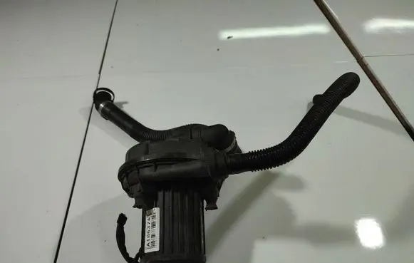 Audi A6 S6 C6 4F Secondary air pump 72273803 7.22738.03