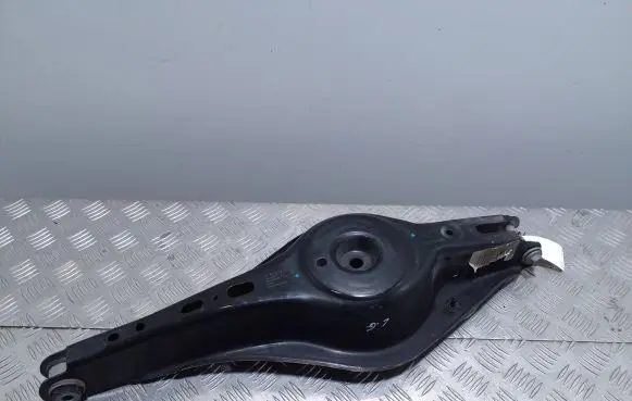 Volvo XC40 Rear upper control arm/wishbone 32246372