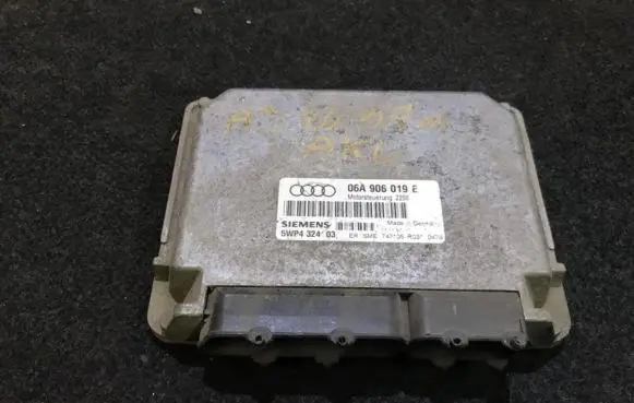 Audi A3 S3 8L Engine control unit/module 06a906019e 5wp432403