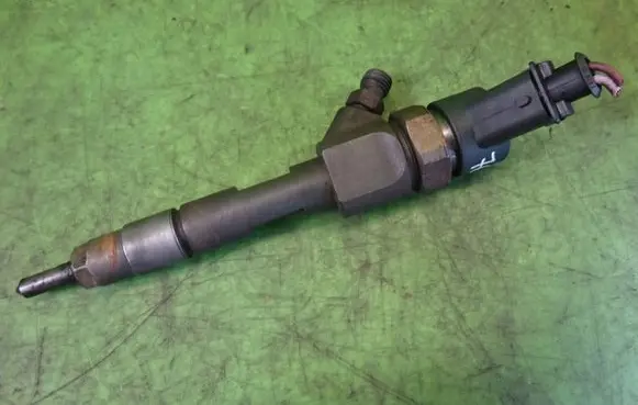 Renault Laguna II Fuel injector 98533685526B7B1
