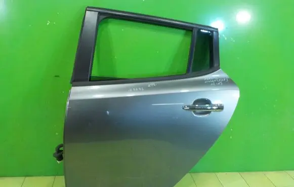 Nissan Leaf I (ZE0) Rear door LEWE