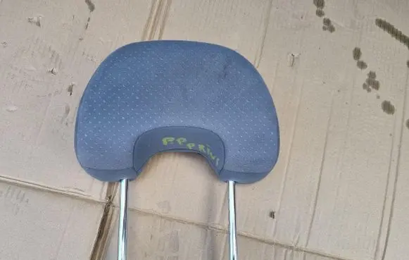 Toyota Prius (XW20) Front seat headrest PRAWY
