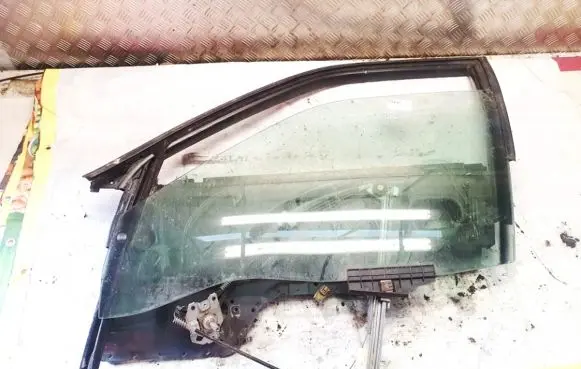 Audi 80 90 S2 B4 Front door window/glass frame 