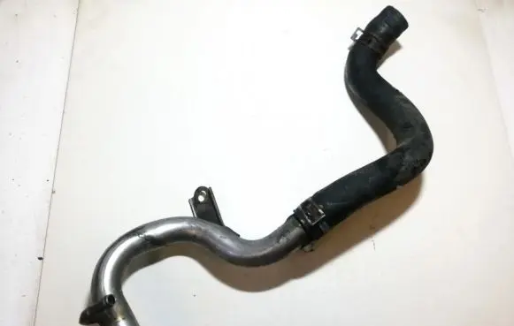 Engine coolant pipe/hose
