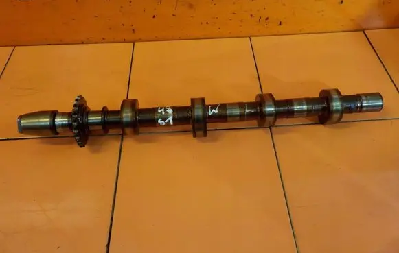 Volkswagen Touareg I Camshaft 