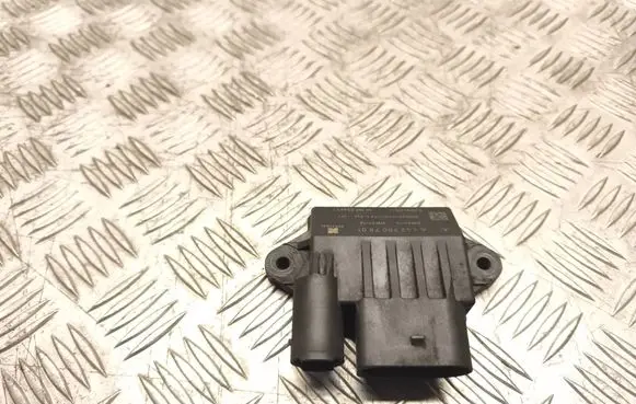 Mercedes-Benz C W204 Glow plug pre-heat relay A6429007801 E2110021041 16159034691