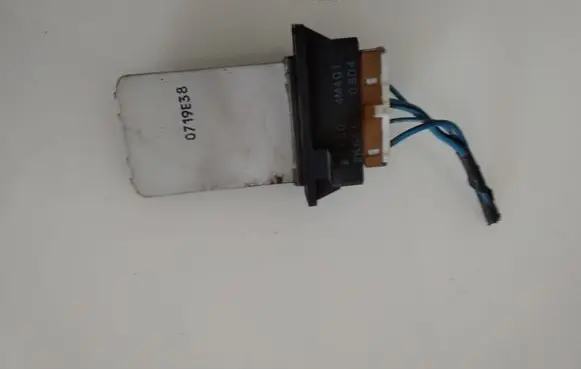Nissan Almera Tino Heater blower motor/fan resistor 271504M401