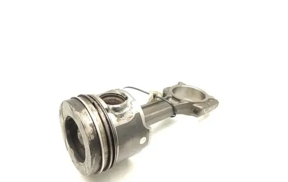 Renault Clio III Piston with connecting rod K9K628