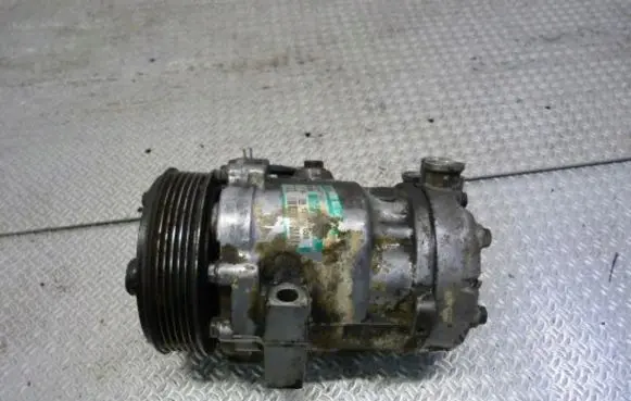 Opel Combo C Air conditioning (A/C) compressor (pump) 13106850