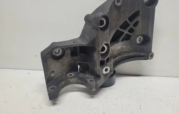 Opel Insignia A A/C compressor mount bracket 532274354