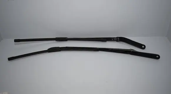 BMW X5 E53 Windshield/front glass wiper blade 8245372 7075612