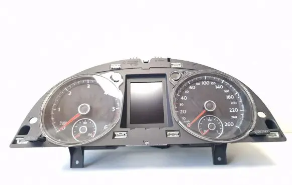 Volkswagen Passat Alltrack Speedometer (instrument cluster) 3AA920880L