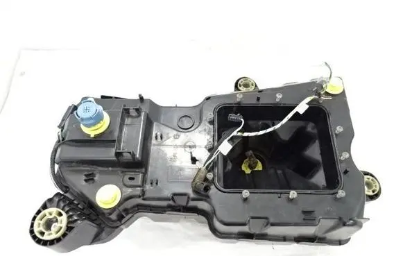 Peugeot Partner Fuel tank 9818531680