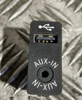 BMW 4 F32 F33 AUX in-socket connector 9229246