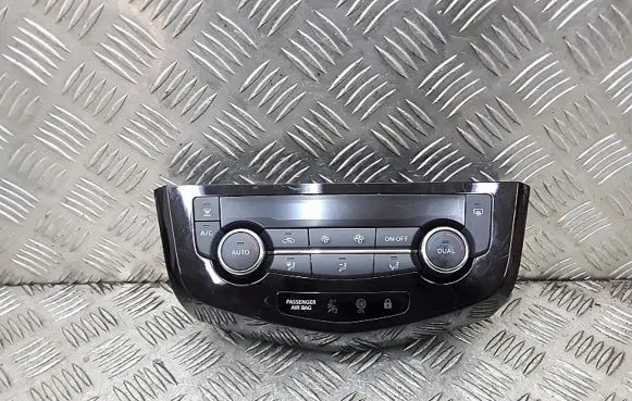 Nissan Qashqai Climate control unit 27500HV00A