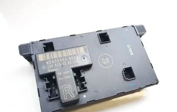 Mercedes-Benz C W203 Door control unit/module 2038201285