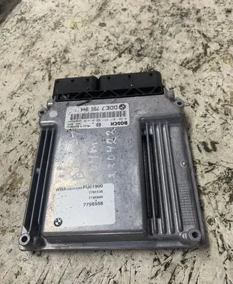 BMW 1 E81 E87 Engine control unit/module DDD7795844