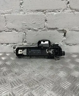 Rear door exterior handle/bracket