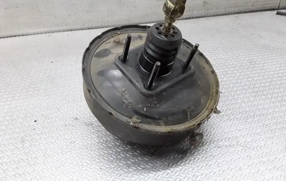 Mitsubishi Pajero Brake booster MB858850