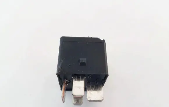 BMW 5 E60 E61 Other relay 61366901469 v23136-j6-x48