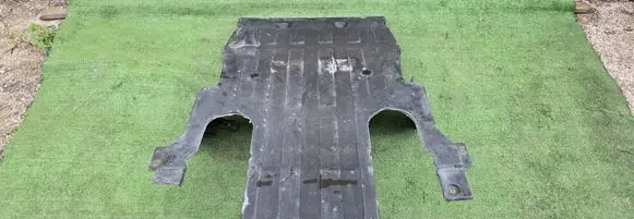 Jaguar XJ X350 Engine splash shield/under tray 