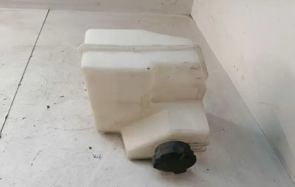 Hyundai i30 Coolant expansion tank/reservoir 25430A5800