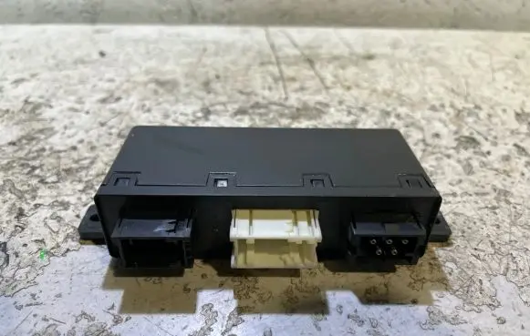 BMW 5 E39 Comfort/convenience module 689667 613569042559 00120298