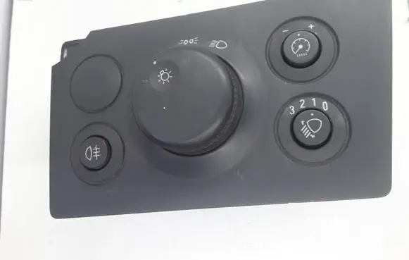 Opel Zafira B Light switch 04061200