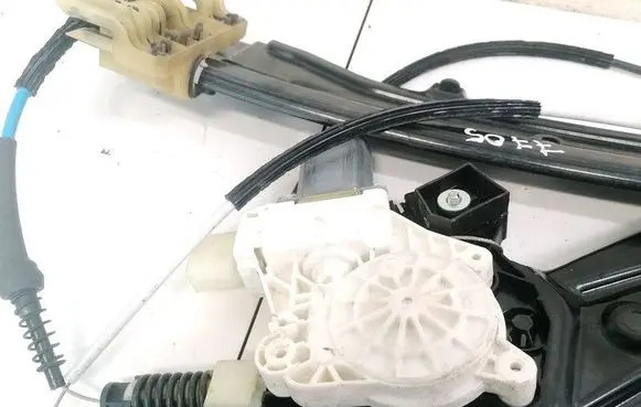 BMW 5 GT F07 Front door window regulator motor 72715639