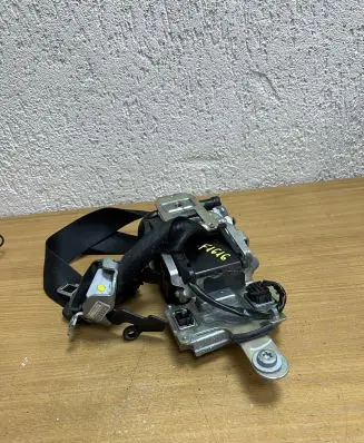 Mercedes-Benz E A207 Set of seat belts 615416700 307050099AB
