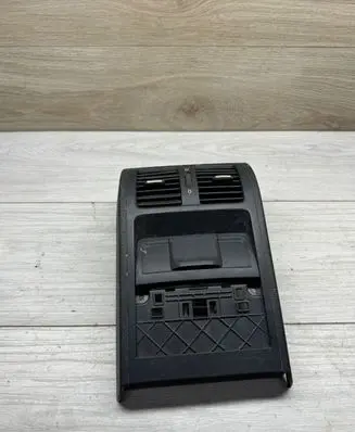 Volkswagen PASSAT B6 Rear air vent grill 3C0863615