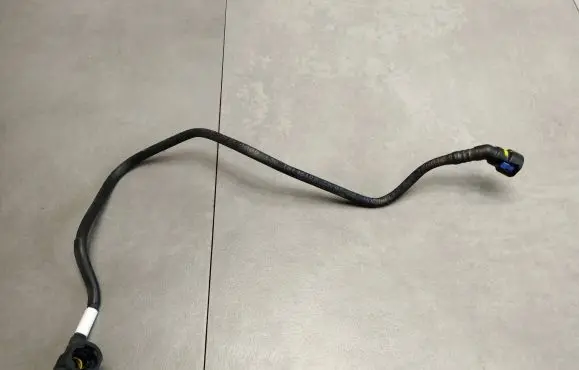 Skoda Octavia Mk4 Fuel line pipe