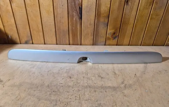 Opel Zafira A Trunk door license plate light bar 90579631 22256