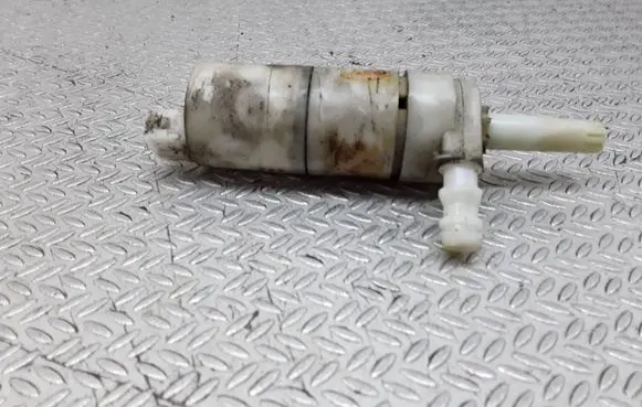 KIA Sorento Windscreen/windshield washer pump