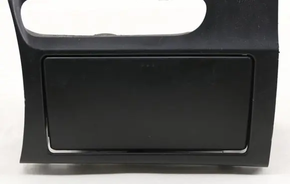 Cup holder front
