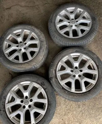 Nissan X-Trail T31 R18 alloy rim 