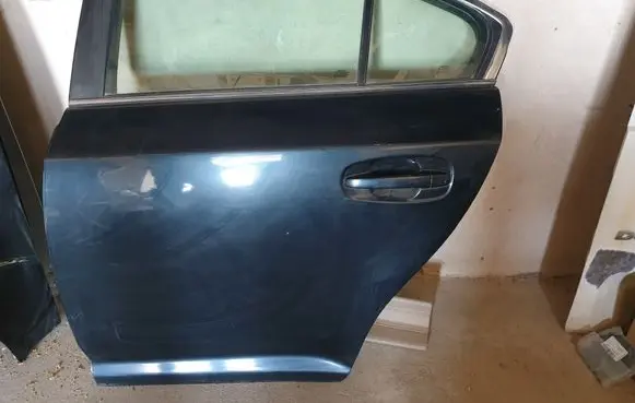 Toyota Avensis T270 Rear door 6700405040 6700405041