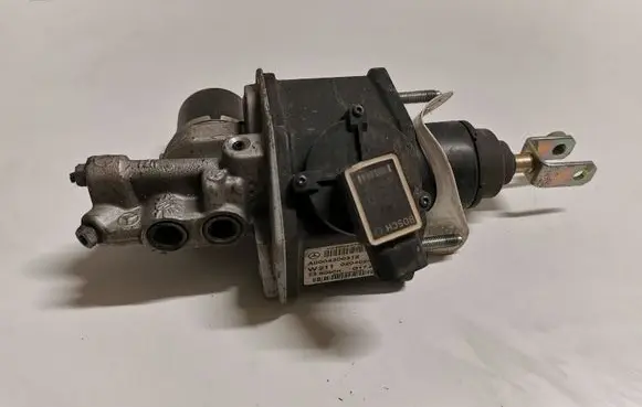 Mercedes-Benz E W211 Master brake cylinder 0004300312