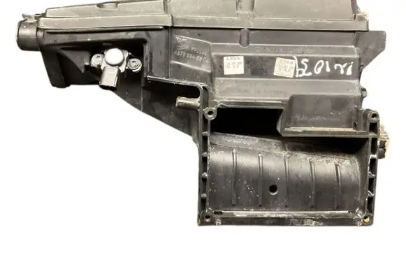Mercedes-Benz SLK R171 Air filter box A2710900901