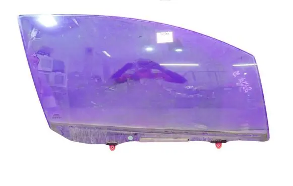 Toyota Yaris Front door window glass four-door