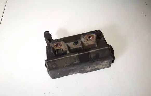 Toyota Corolla Verso AR10 Fuse box cover 