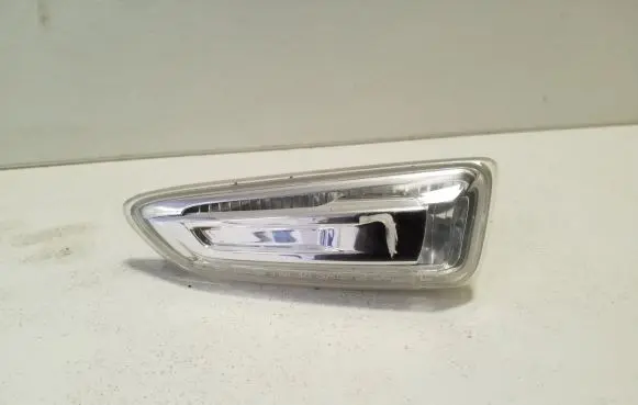 Opel Grandland X Front fender indicator light 13491088