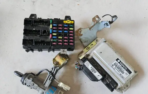 Hyundai Getz Engine control unit/module 3911002425 9030930270F 911981C010