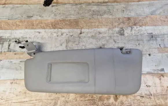 BMW 5 E60 E61 Sun visor 7066649