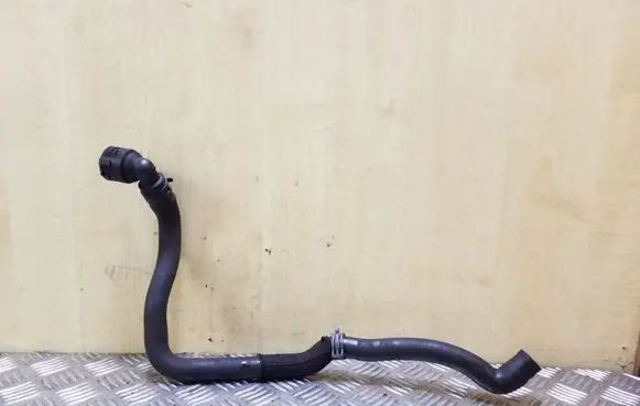 Volkswagen PASSAT B7 Engine coolant pipe/hose 3AA122157