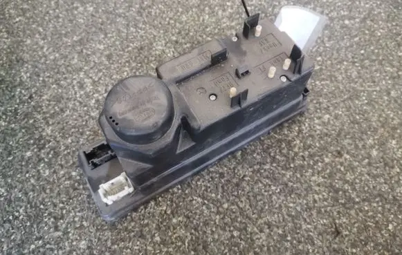 Mercedes-Benz E W210 Central locking vacuum pump 2108001048